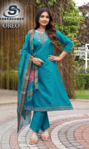 Kurti with bottom and duppatta - Image 4